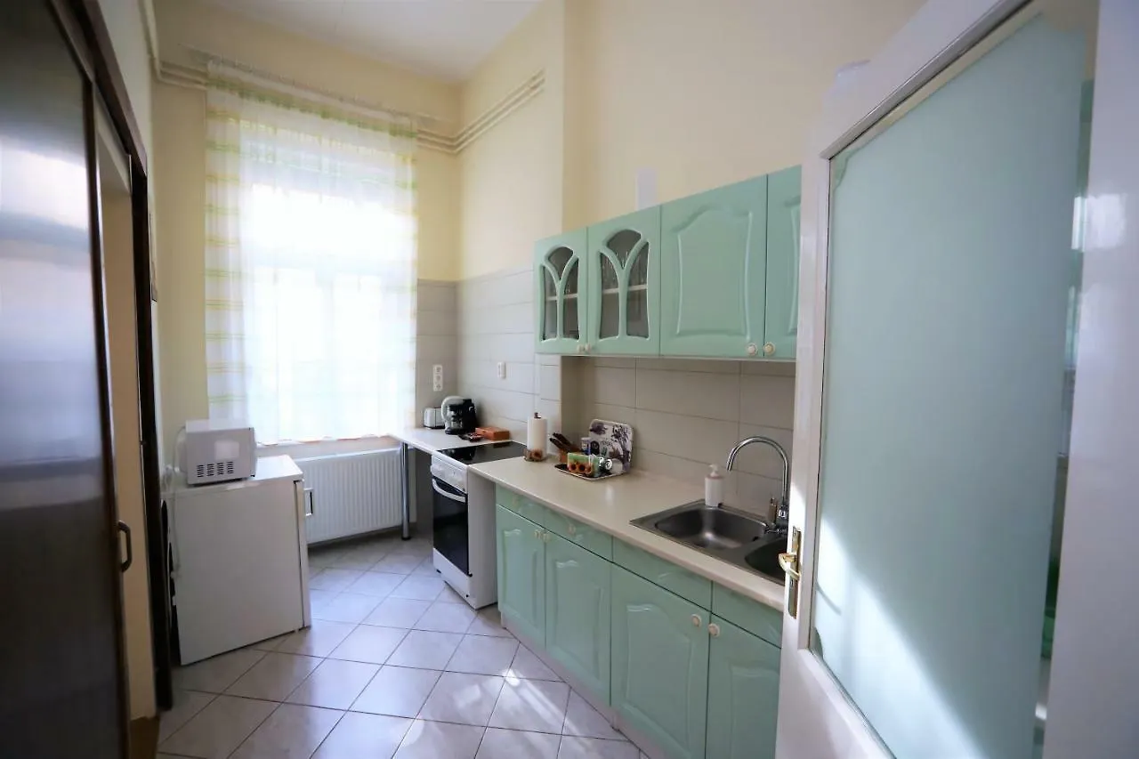 Belvarosi Apartman Apartamento Szeged Hungría
