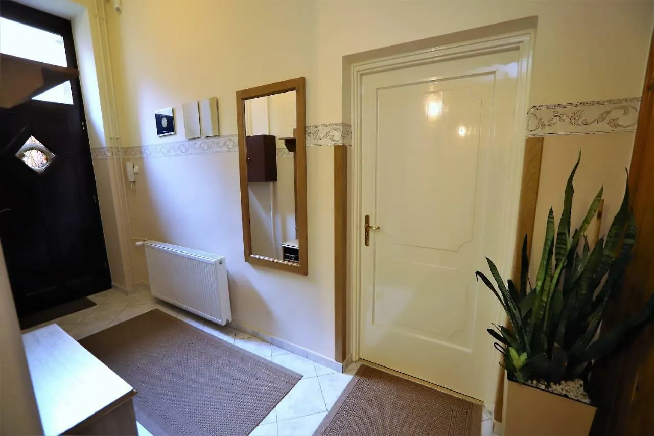 Belvarosi Apartman Apartamento Szeged