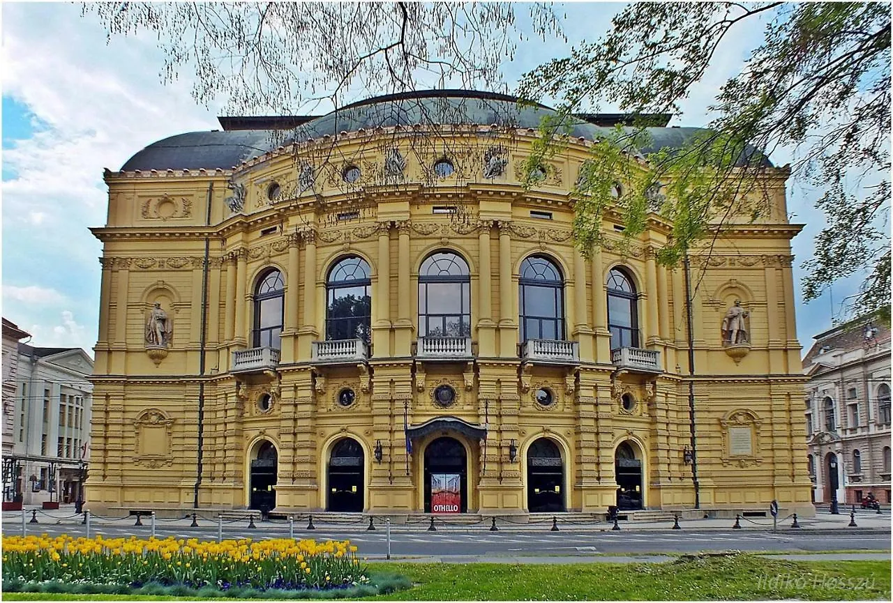 Belvarosi Apartman Apartamento Szeged Hungría